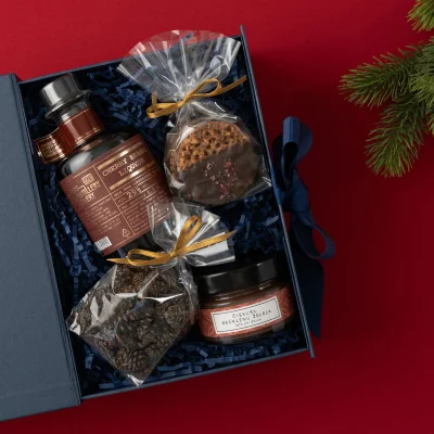 Ķirsītis uz svētku kūkas